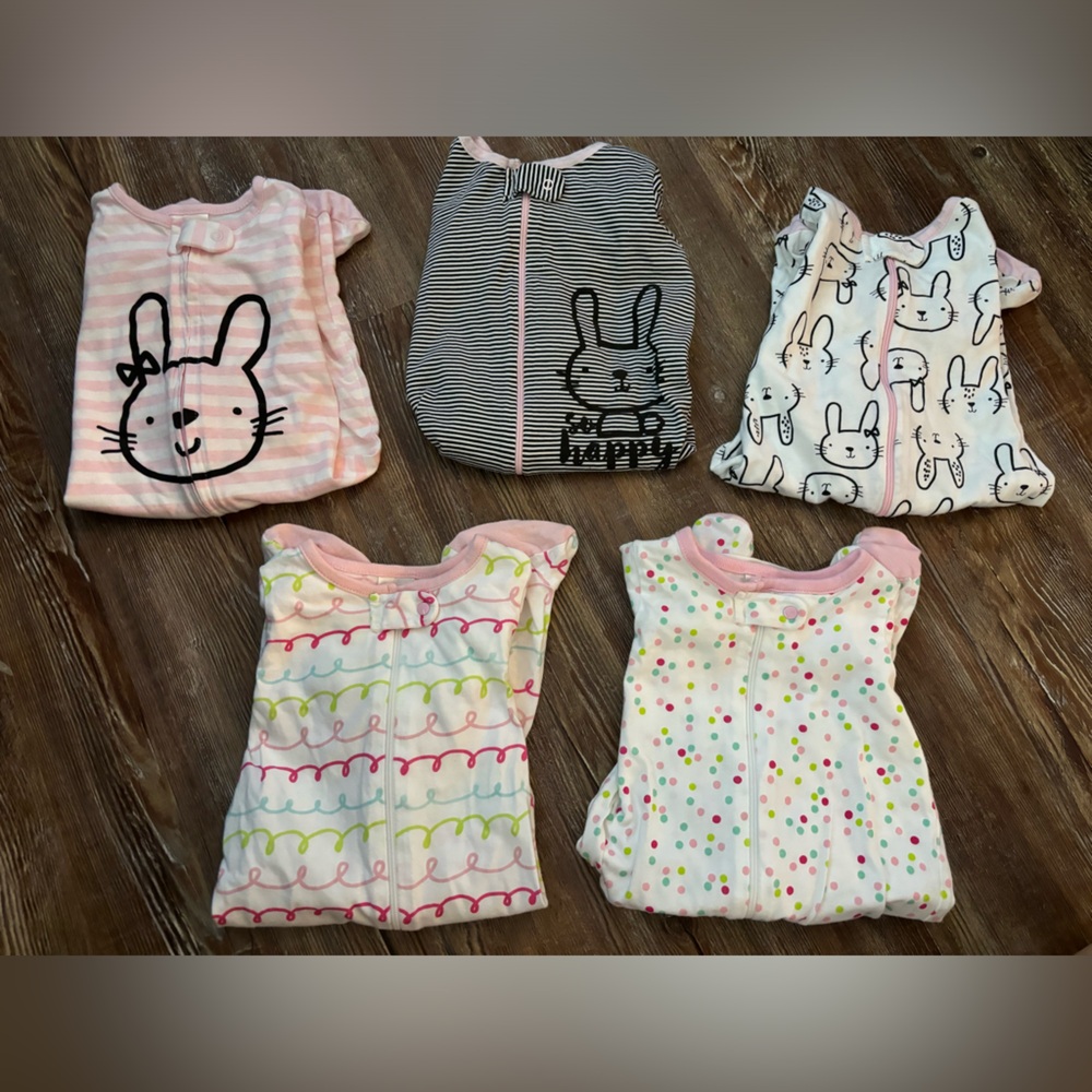 0-3 month Gerber footed sleepers (5)